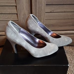 Gray suede Nine West heel